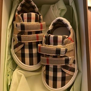 Infant Burberry shoes with Velcro